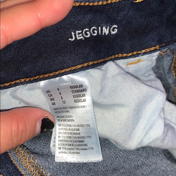 American Eagle Ripped Jeans - Picture 4 of 4